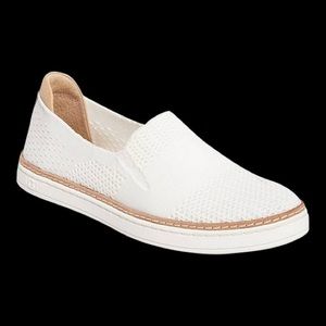 New 🔥Ugg Women's Sammy Slip On Shoes - White